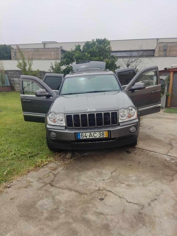 Cinzento Usado 2005 Jeep Grand Cherokee SUV | € 14.000 - Imagem 1/4
