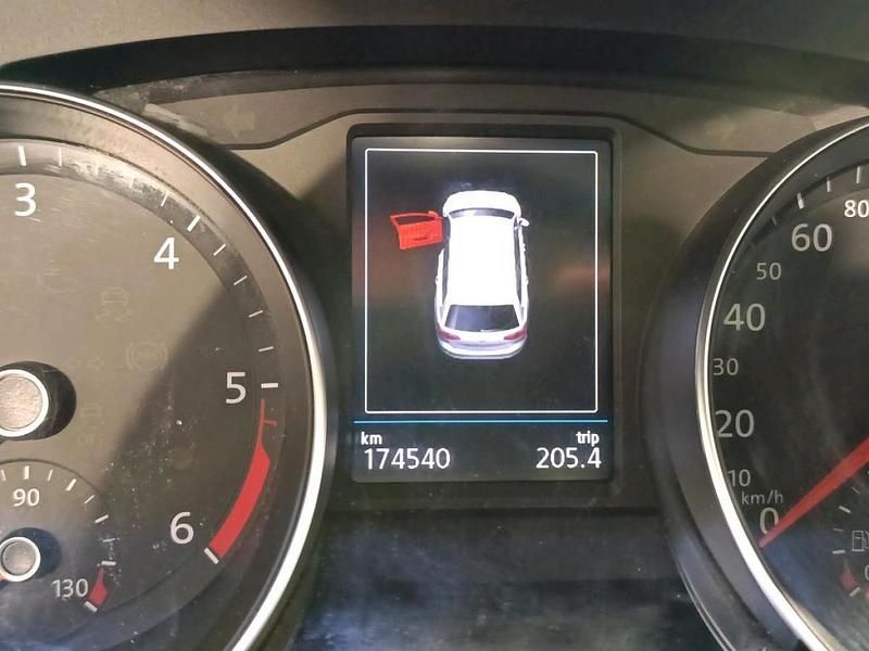 Usado VW Passat 122 HP (89 kW) 2022 Cinzento Carrinha