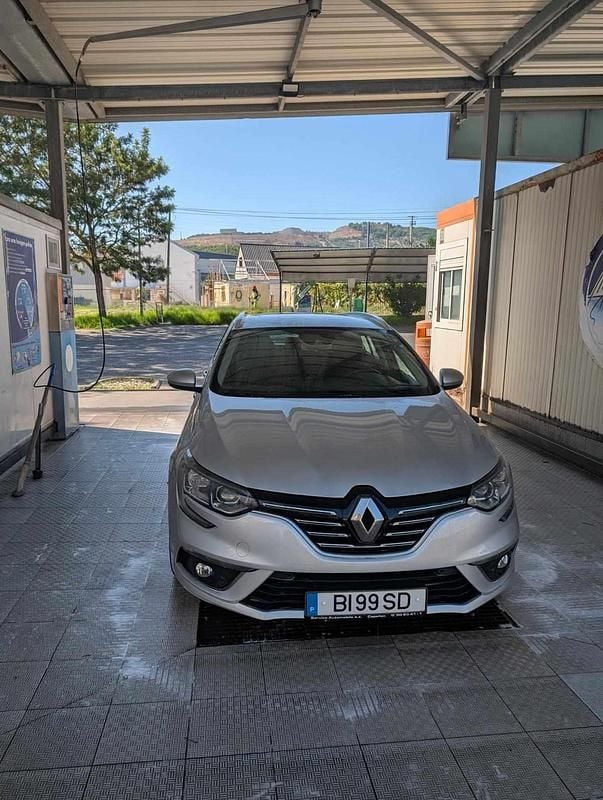 Usado Renault Mégane GrandTour 110 HP (80 kW) 2017 Cinzento Carrinha