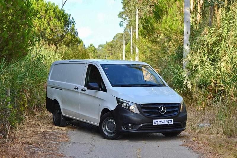 Branco Usado 2019 Mercedes Vito Monovolume | € 19.800 (Super Preço) - Imagem 1/4