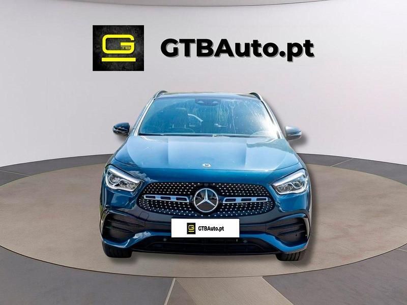 Azul Usado 2022 Mercedes GLA250 AMG line SUV | € 41.900 - Imagem 1/4