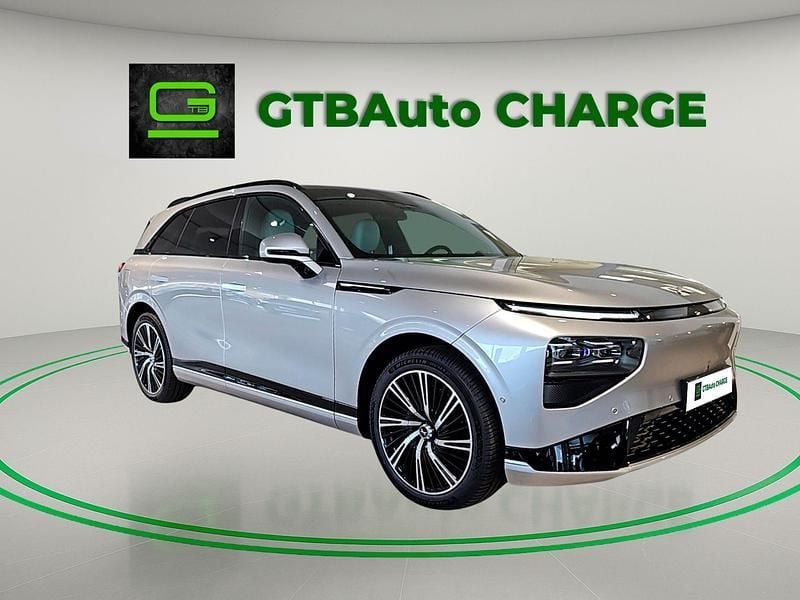 Cinzento Novo 2025 XPENG G9 SUV | € 83.900 - Imagem 1/4