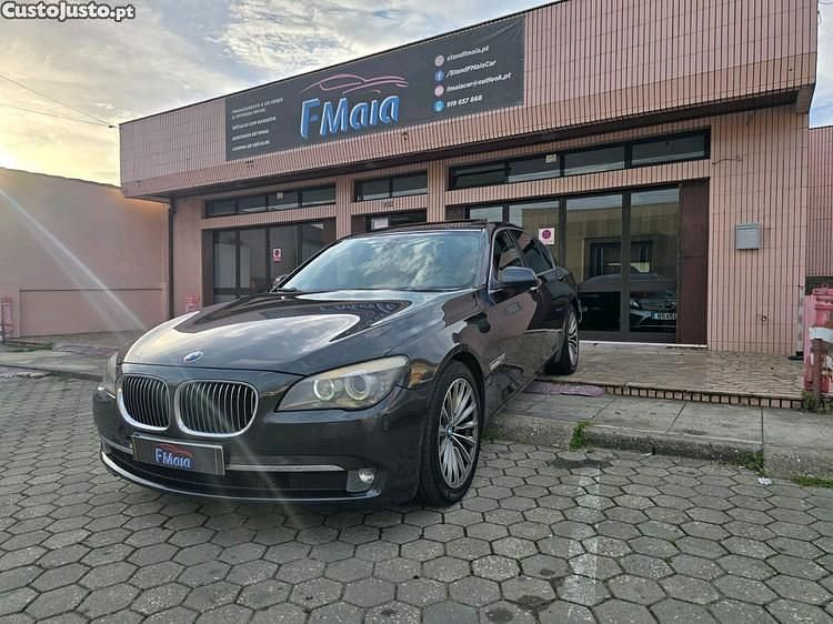 Preto Usado 2011 BMW 740 Sedan | € 17.500 - Imagem 1/1