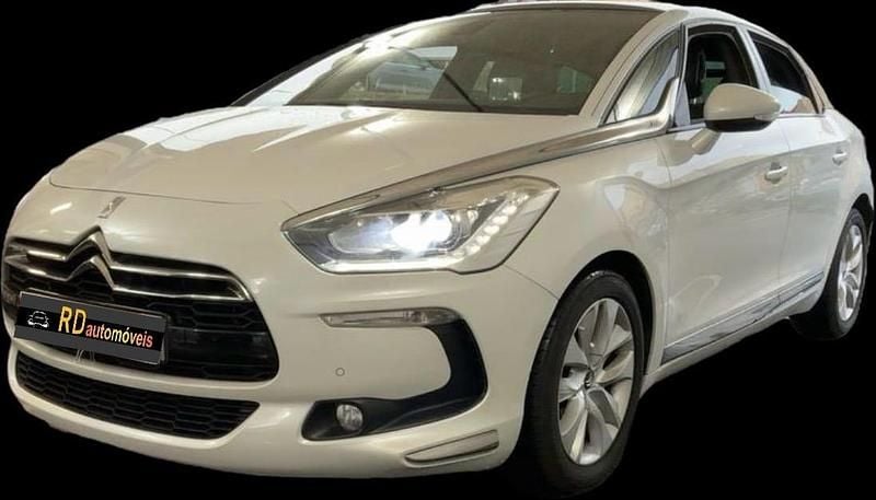 Branco Usado 2013 DS Automobiles DS5 Citadino | € 13.500 (Bom preço) - Imagem 1/4