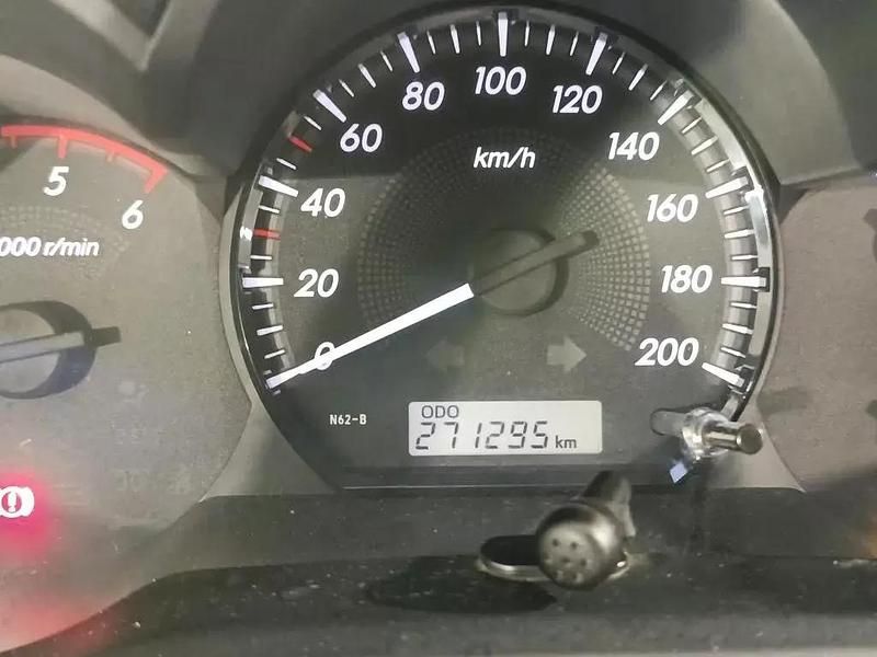 Usado Toyota HiLux 144 HP (105 kW) 2017 Branco Pickup