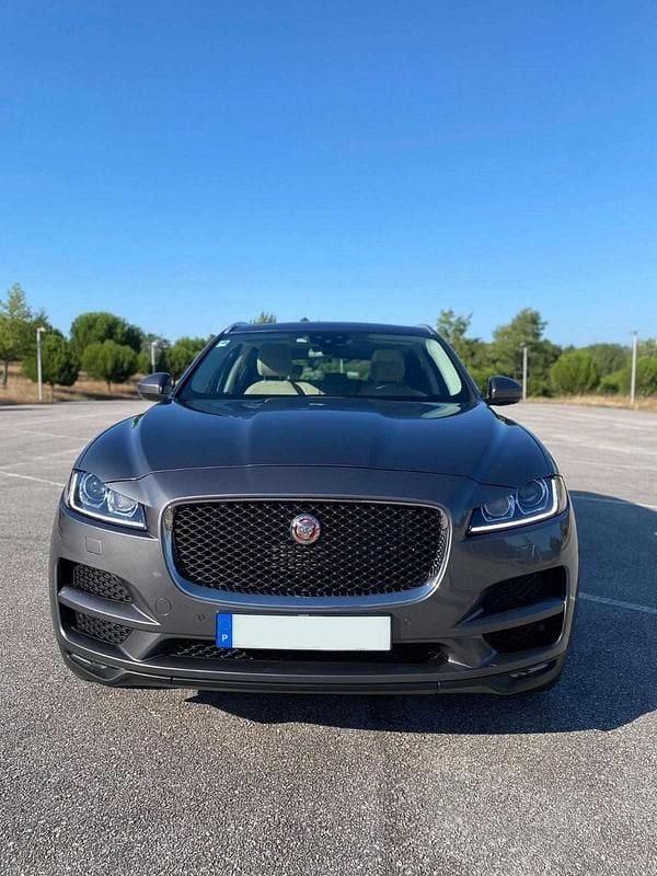 Cinzento Usado 2017 Jaguar F-Pace SUV | € 25.000 (Preço justo) - Imagem 1/4
