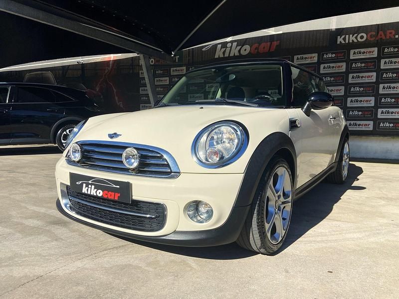 Usado Mini Cooper D 112 HP (82 kW) 2010 Bege Citadino