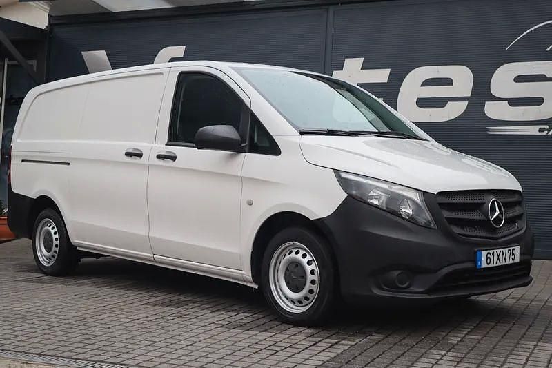 Usado Mercedes Vito 114 HP (83 kW) 2019 Branco Van