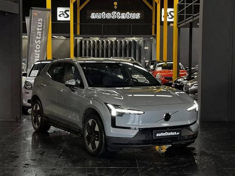 Cinzento Usado 2024 Volvo EX30 Core SUV | € 32.990 (Bom preço) - Imagem 1/4