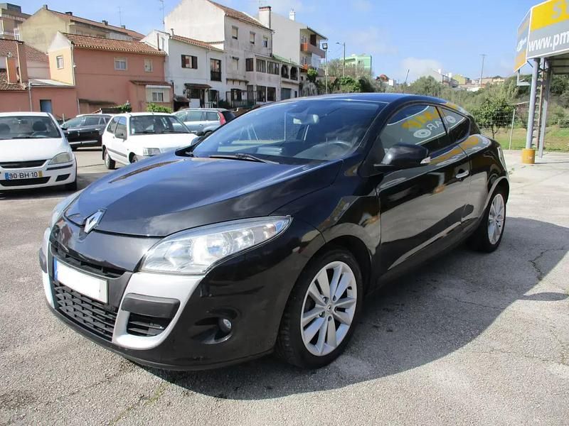 Usado Renault Mégane Coupé Dynamique 110 HP (80 kW) 2010 Preto Coupé