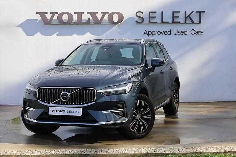 Azul Usado 2022 Volvo XC60 Plus SUV | € 42.800 (Preço justo) - Imagem 1/4