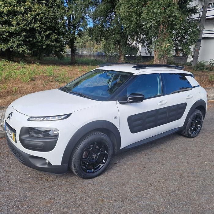 Usado 2018 Citroën C4 Cactus PureTech Citadino | € 9.000 (Super Preço) - Imagem 1/4