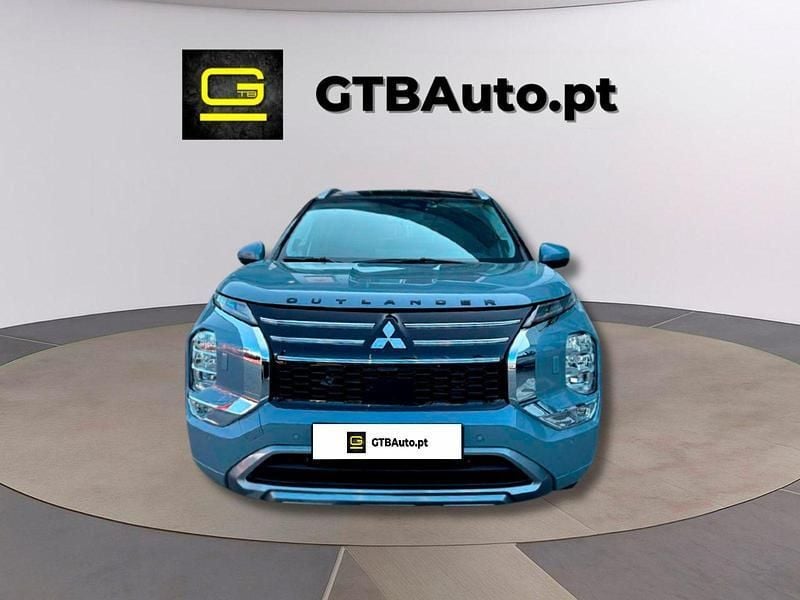Cinza Novo 2025 Mitsubishi Outlander Instyle SUV | € 58.900 - Imagem 1/4
