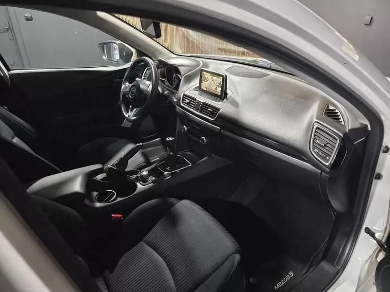 Usado Mazda 3 Evolve 105 HP (77 kW) 2017 Branco Citadino