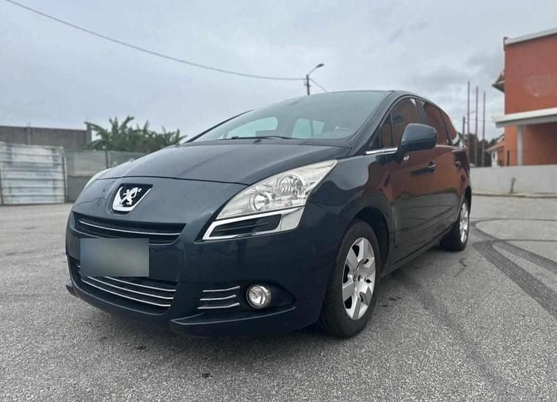 Cinzento Usado 2013 Peugeot 5008 Monovolume | € 6.500 (Super Preço) - Imagem 1/4
