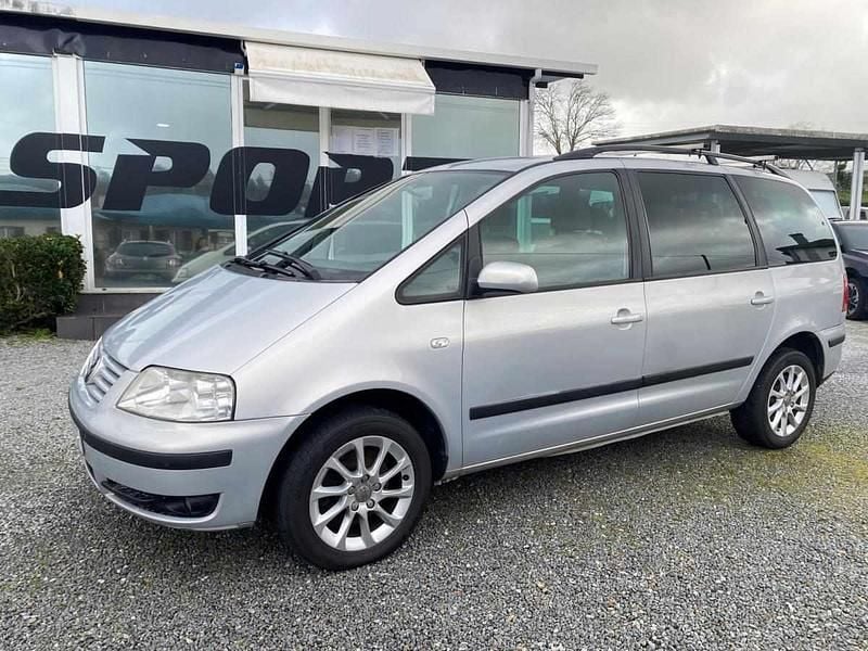 Usado VW Sharan 115 HP (84 kW) 2002 Cinzento Monovolume