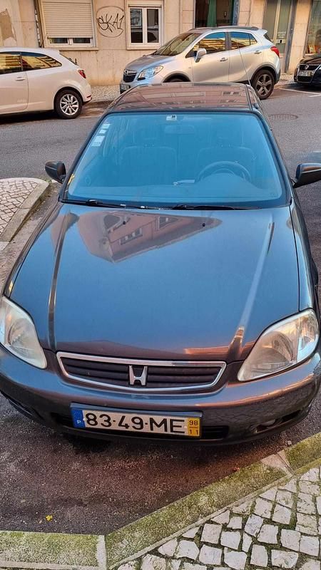 Cinzento Usado 1998 Honda Civic Sedan | € 3.500 - Imagem 1/4