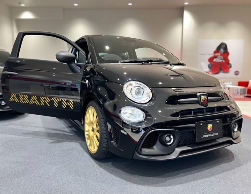 Preto Novo 2024 Abarth 695 Citadino | € 46.800 - Imagem 1/4