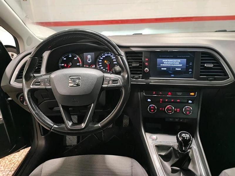 Usado Seat Leon ST 115 HP (84 kW) 2019 Cinzento Carrinha