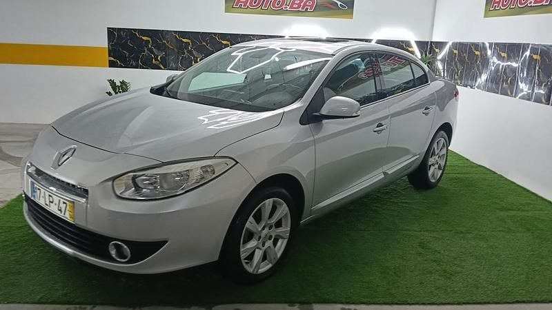 Usado Renault Fluence 110 HP (80 kW) 2011 Cinza Sedan