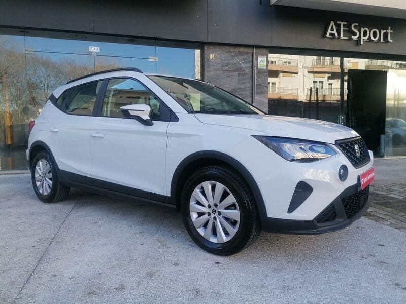 Branco Usado 2022 Seat Arona Style SUV | € 16.490 (Preço justo) - Imagem 1/4