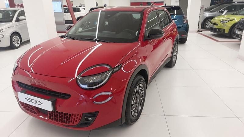 Vermelho Novo 2025 Fiat 600 Red SUV | € 28.500 (Preço justo) - Imagem 1/4