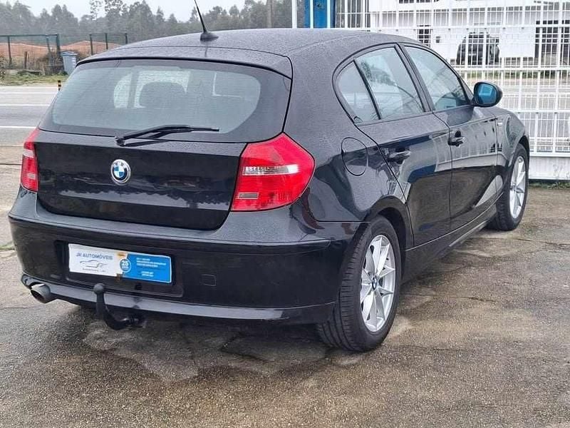 Usado BMW 116 116 HP (85 kW) 2010 Preto Citadino