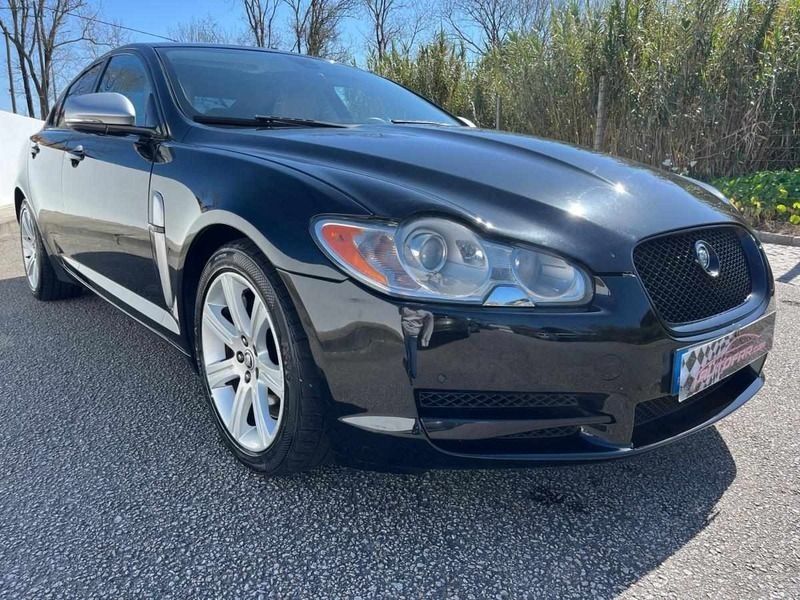 Preto Usado 2011 Jaguar XF Premium Luxury Sedan | € 13.900 - Imagem 1/4