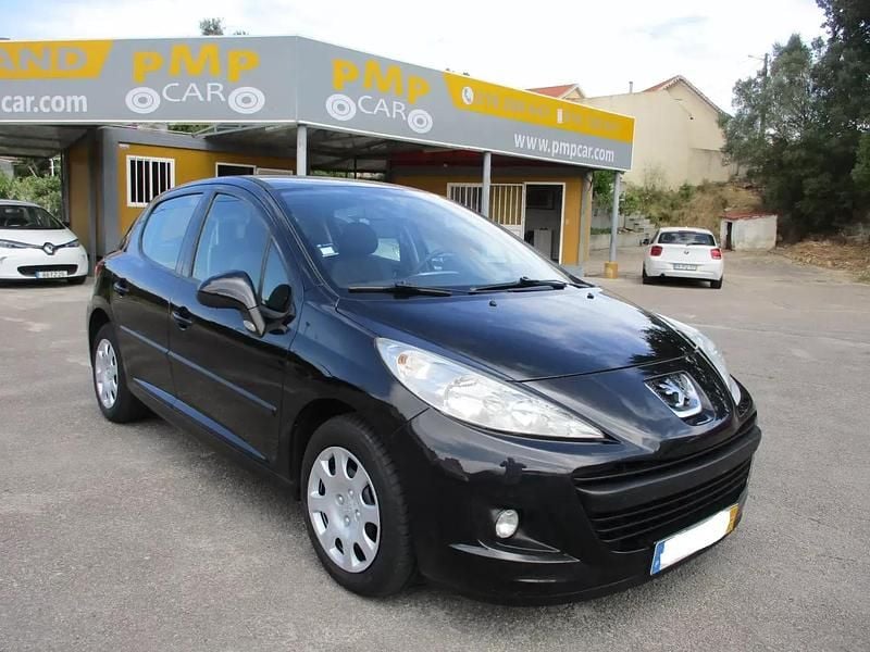 Preto Usado 2010 Peugeot 207 Active | € 5.900 (Preço justo) - Imagem 1/4