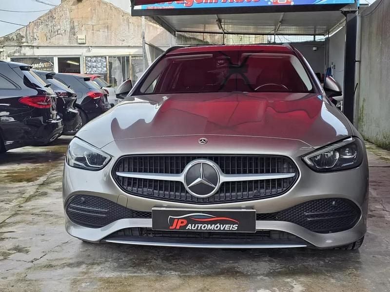 Usado Mercedes C200 Avantgarde 163 HP (119 kW) 2022 Bege Carrinha