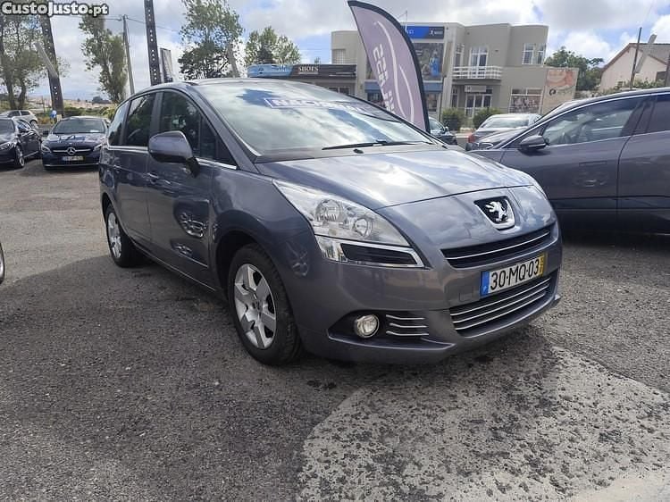 Cinza Usado 2012 Peugeot 5008 Active Monovolume | € 11.900 (Preço justo) - Imagem 1/1