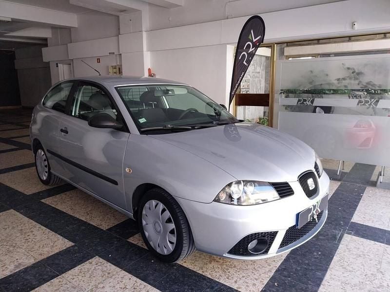 Cinzento Usado 2007 Seat Ibiza | € 4.950 (Preço justo) - Imagem 1/4
