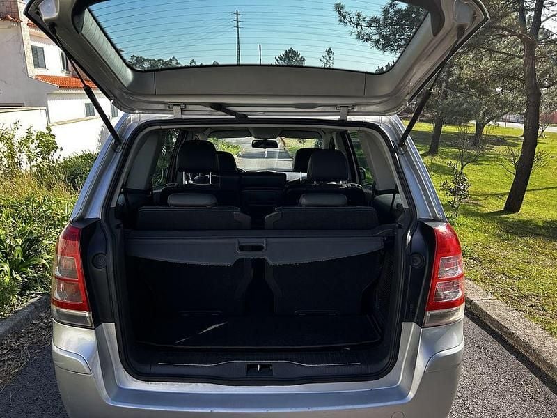 Usado Opel Zafira 110 HP (80 kW) 2008 Monovolume