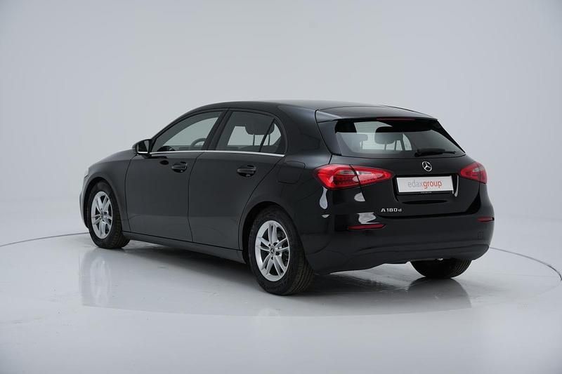Usado Mercedes A180 Style 116 HP (85 kW) 2019 Preto Sedan