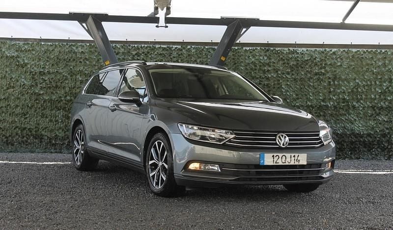 Cinzento Usado 2015 VW Passat Carrinha | € 14.890 (Preço justo) - Imagem 1/4