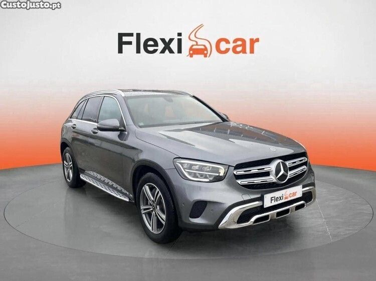 Cinza Usado 2019 Mercedes GLC200 Edition SUV | € 42.480 - Imagem 1/1