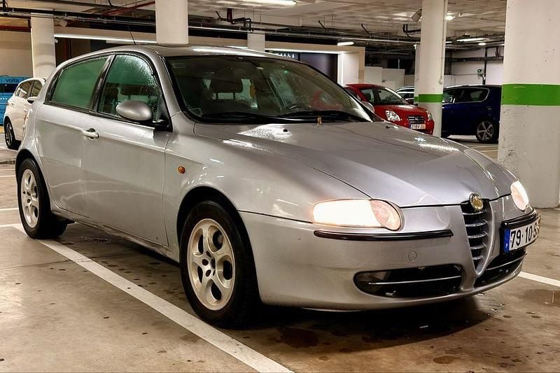 Usado Alfa Romeo 147 120 HP (88 kW) 2001 Citadino