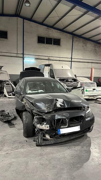 Usado 2011 BMW 520 Efficient Dynamics Sedan | € 6.500 - Imagem 1/4