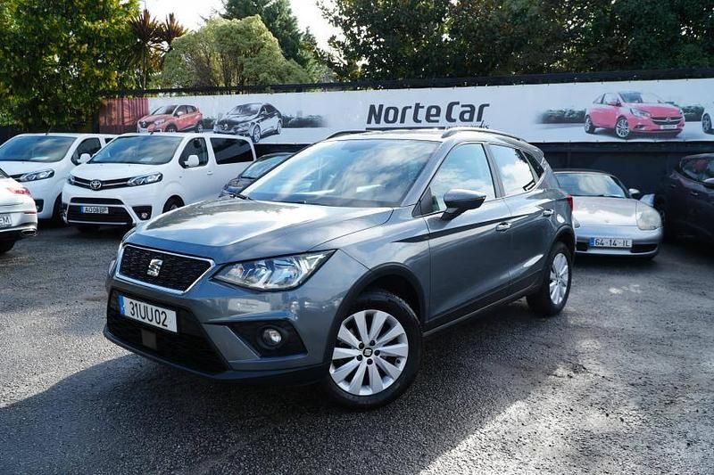 Cinza Usado 2018 Seat Arona Style SUV | € 13.250 (Preço justo) - Imagem 1/4