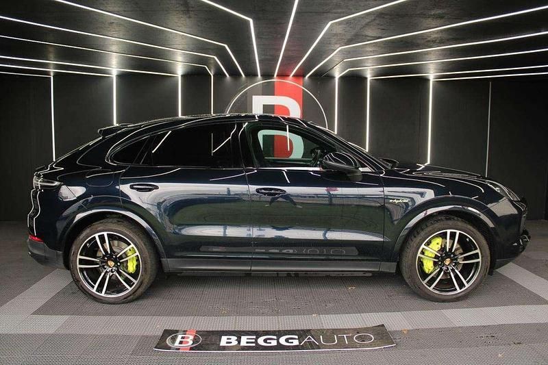 Azul Usado 2020 Porsche Cayenne SUV | € 82.499 (Caro) - Imagem 1/4