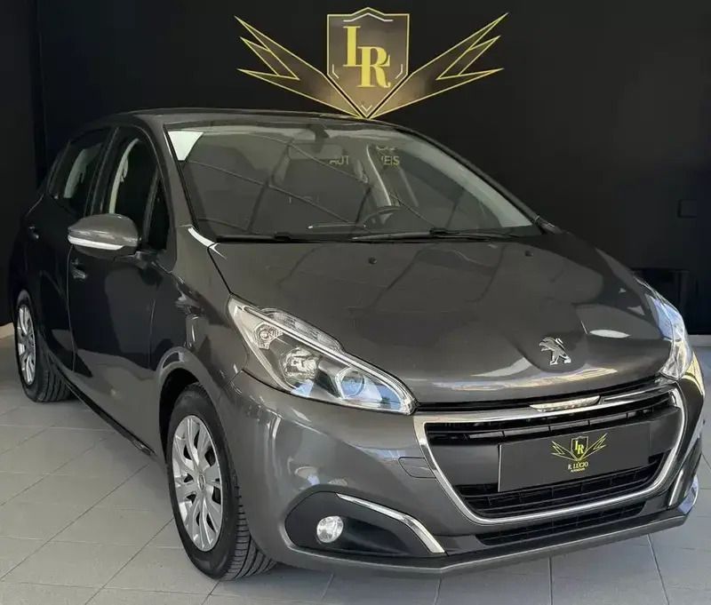 Cinzento Usado 2019 Peugeot 208 Allure Citadino | € 12.500 (Preço justo) - Imagem 1/4