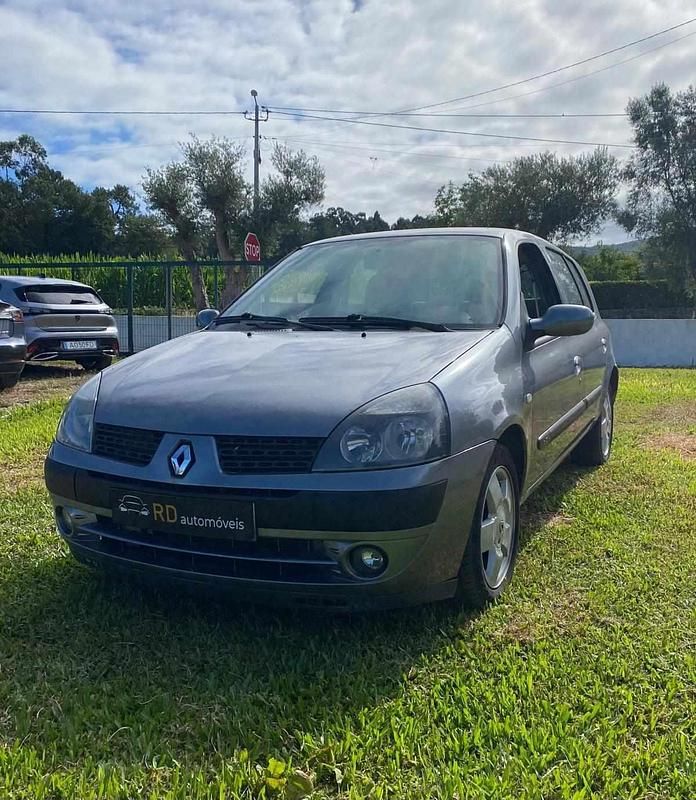 Cinzento Usado 2003 Renault Clio II | € 5.000 - Imagem 1/4