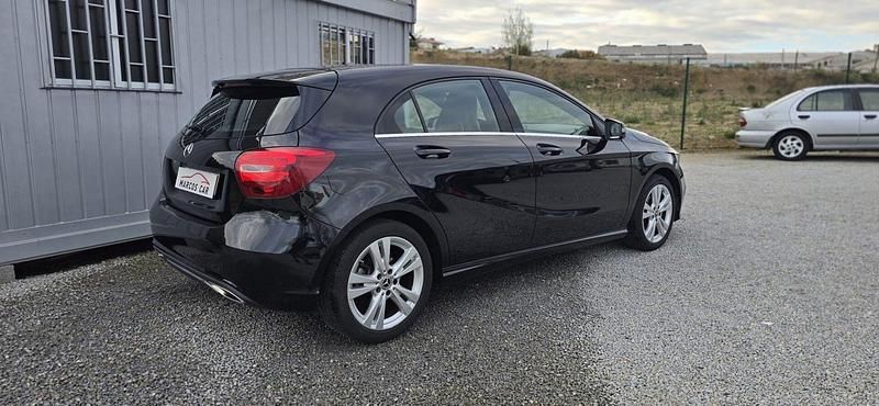 Usado Mercedes A180 Urban 109 HP (80 kW) 2017 Preto Sedan