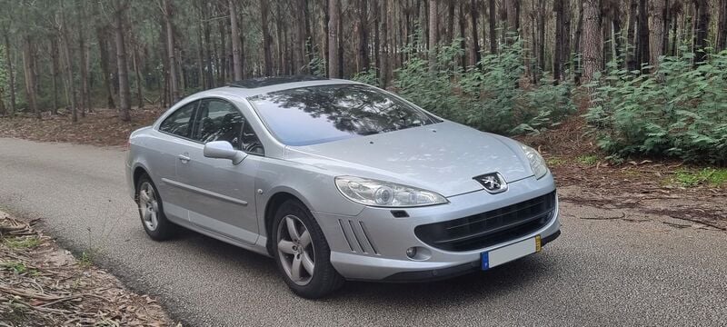 Cinza Usado 2009 Peugeot 407 Coupe Coupé | € 7.900 - Imagem 1/4