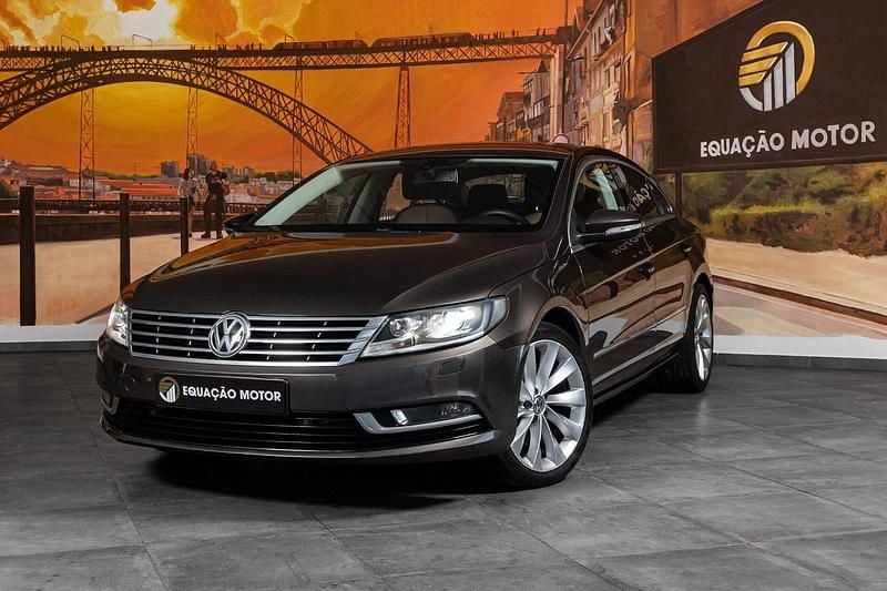 Usado VW CC 140 HP (102 kW) 2014 Castanho Sedan