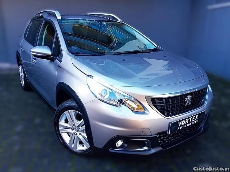 Cinza Usado 2019 Peugeot 2008 Signature Sky SUV | € 12.500 (Bom preço) - Imagem 1/1