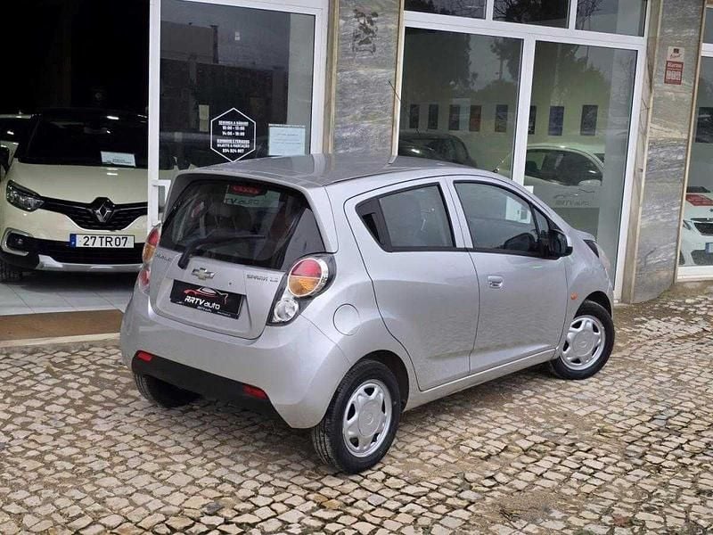 Usado Chevrolet Spark 68 HP (50 kW) 2010 Cinza Citadino