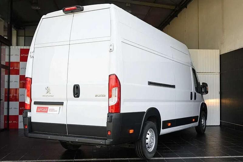 Usado Peugeot Boxer 140 HP (102 kW) 2022 Branco Van