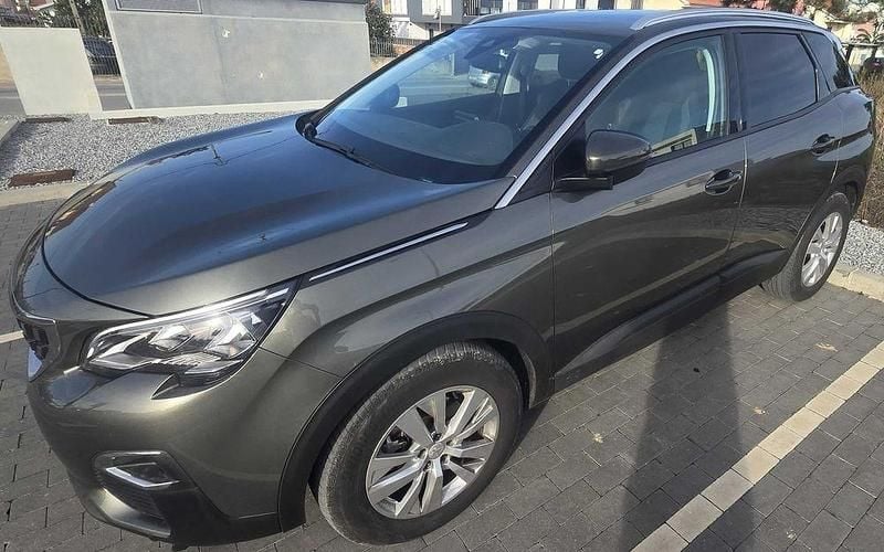 Usado Peugeot 3008 Active 130 HP (95 kW) 2018 Cinzento Sedan