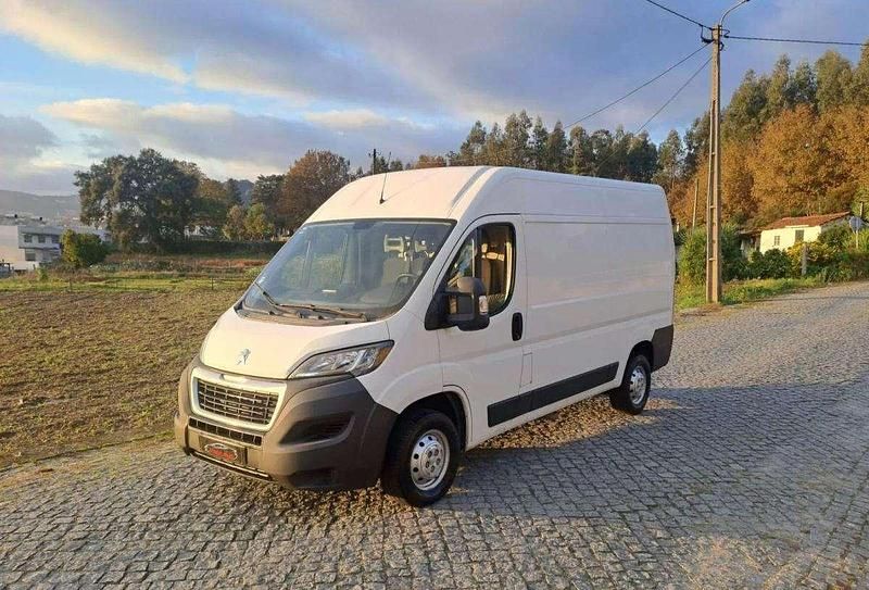Usado Peugeot Boxer 130 HP (95 kW) 2015 Branco Van